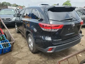 Toyota Highlander Limited 4x4 V6 (3.5L 6cyl 8A) 2018 Black