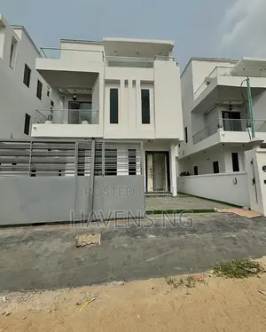 5bdrm Duplex in Lekki Phase 2 for sale