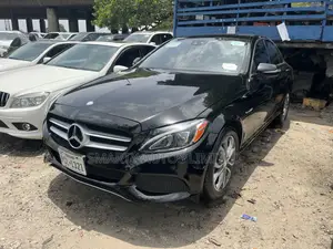 Mercedes-Benz C300 2017 Black