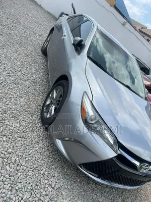 Toyota Camry SE w/Special Edition Pkg (2.5L 4cyl 6A) 2016 Silver