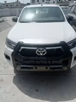 New Toyota Hilux 2025 White