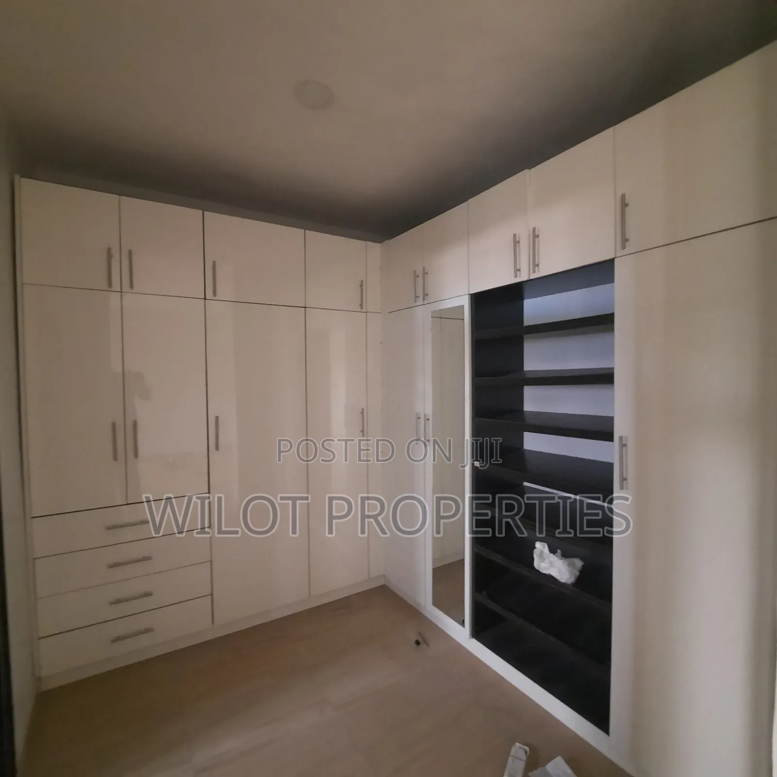 5bdrm Townhouse / Terrace in Jabi for rent