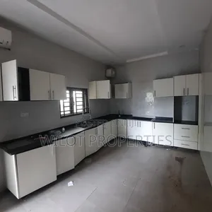 5bdrm Townhouse / Terrace in Jabi for rent