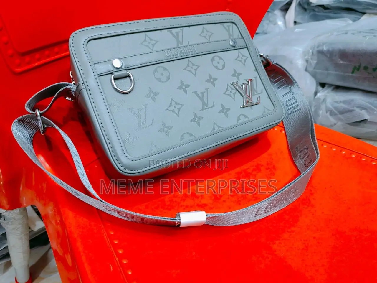 Lious Vuitton Hand Bag 