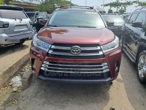Toyota Highlander Limited V6 4x2 (3.5L 6cyl 6A) 2016 Red