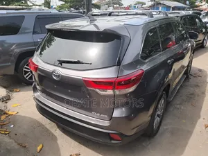 Toyota Highlander Limited 4dr SUV AWD (3.5L 6cyl 6A) 2015 Gray