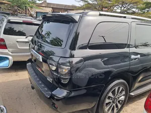 Toyota Sequoia Limited 4dr SUV 4WD (5.7L 8cyl 6A) 2015 Black