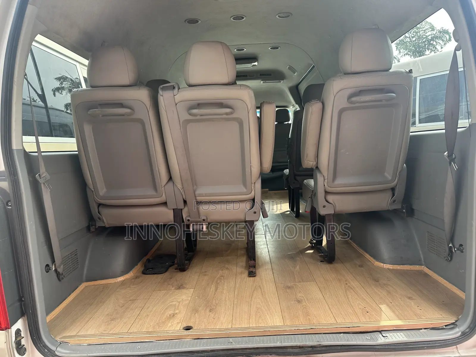 Toyota HiAce 2018 White