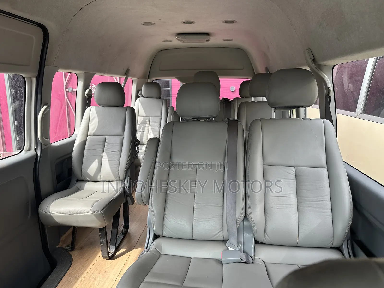 Toyota HiAce 2018 White