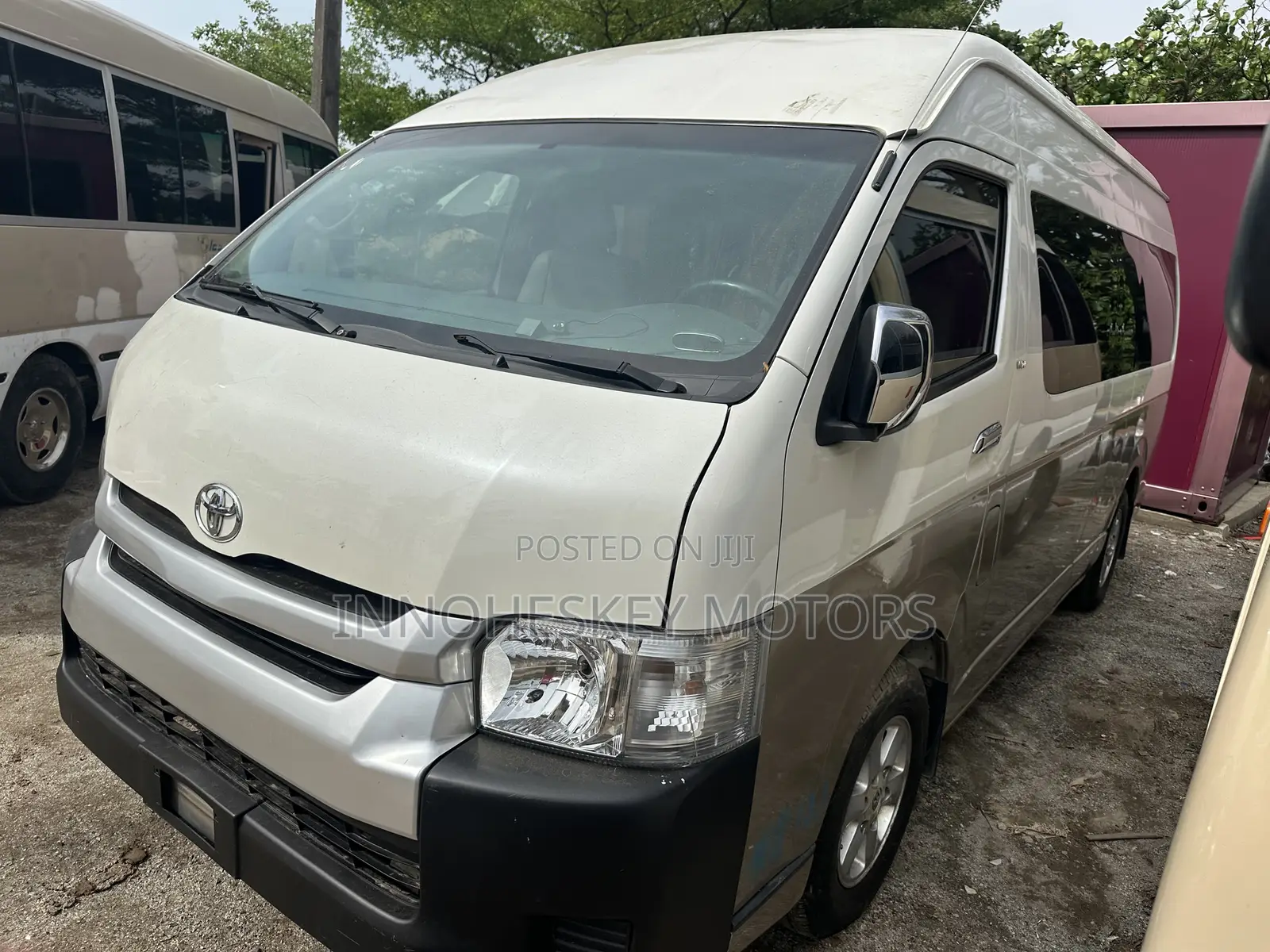 Toyota HiAce 2018 White