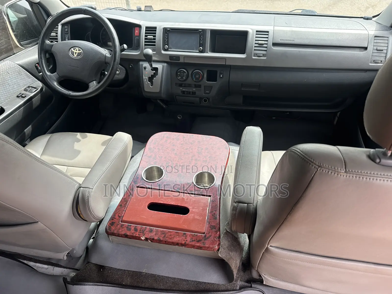 Toyota HiAce 2018 White