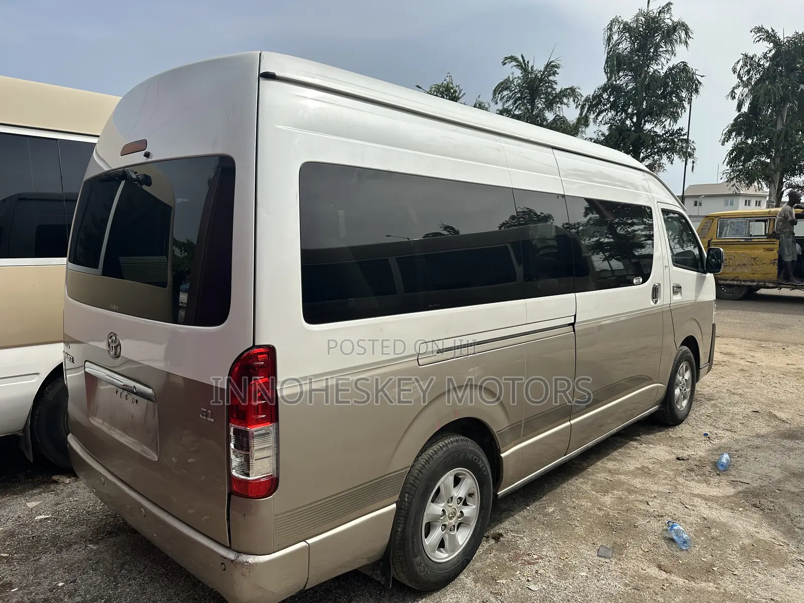 Toyota HiAce 2018 White