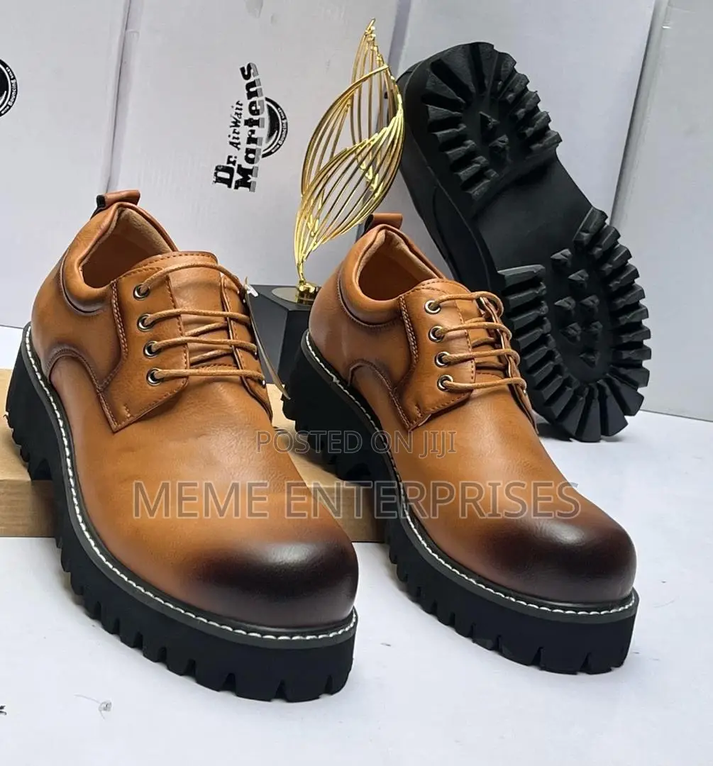 Brown Dr Martens <<