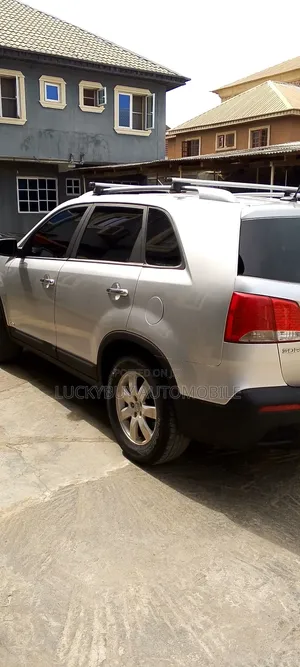 Kia Sorento LX 2012 Silver