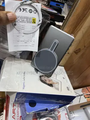 Magnetic Selfie Screen