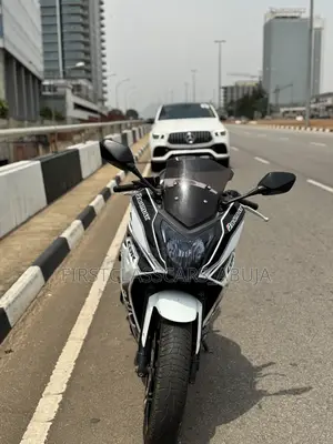 Photo - Honda CBR 2016 White