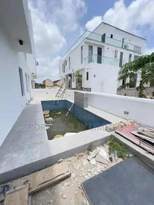 Photo - 5bdrm Duplex in Chevron for sale
