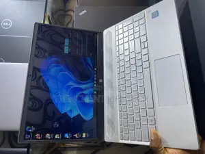 Photo - Laptop HP Pavilion 15-Cs3063cl 8GB Intel Core I5 HDD 1T