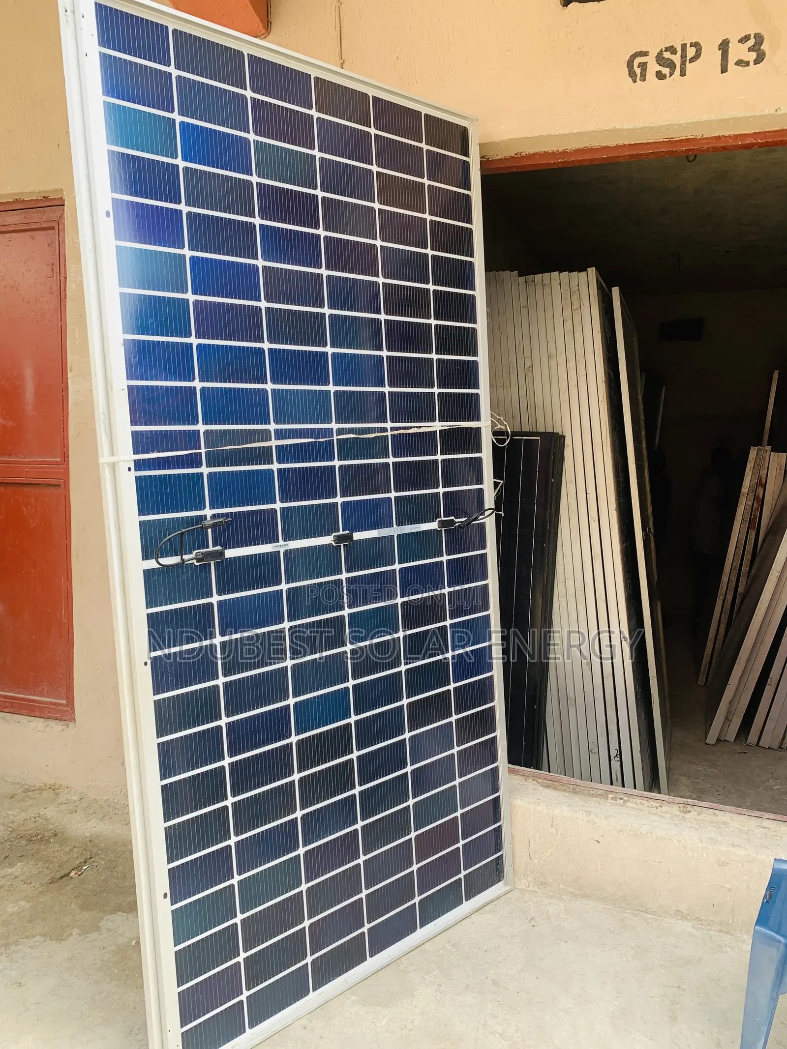Original 600w Jinko Solar Panels