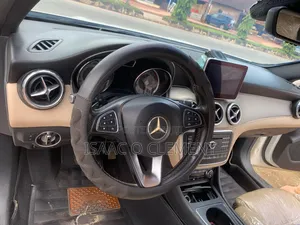 Mercedes-Benz GLA 250 2017 White