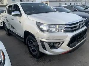 Toyota Hilux 2018 White