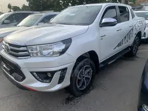 Toyota Hilux 2018 White