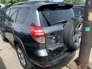 Toyota RAV4 2.5 Limited 2010 Gray