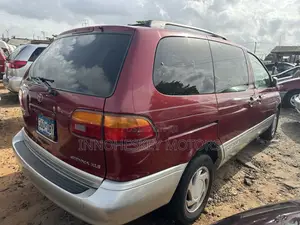 Toyota Sienna XLE & 1 hatch 2000 Red