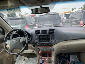 Toyota Highlander Limited 2010 White