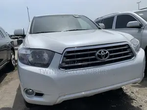 Toyota Highlander Limited 2010 White