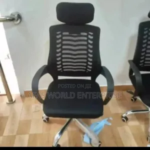 Office Chair With Swivel and Headrest