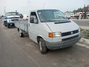 Volkswagen Transporter 2002 White