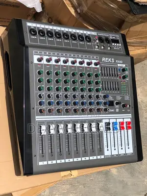 Photo - 8 Powered Mixer Amplifier