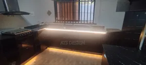 Kitchen Cabinetry and Decor
