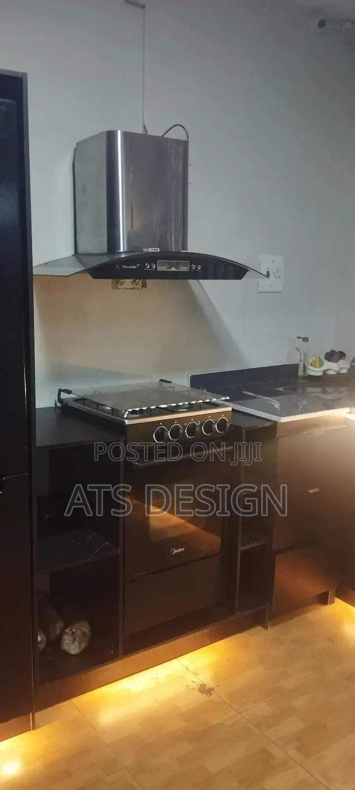 Kitchen Cabinetry and Decor