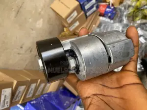 Tensioner / Hyundai Santa Fe 10-15 Tucson 10-15 Sonata 06-14