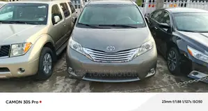 Toyota Sienna 2012 Gray