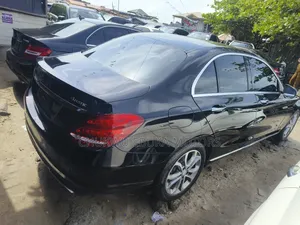 Mercedes-Benz C300 Luxury 4matic Sedan AWD (2.0L 4cyl 7A) 2017 Black