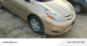 Toyota Sienna 2008 Gold