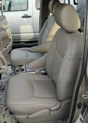 Toyota Sienna 2008 Gold