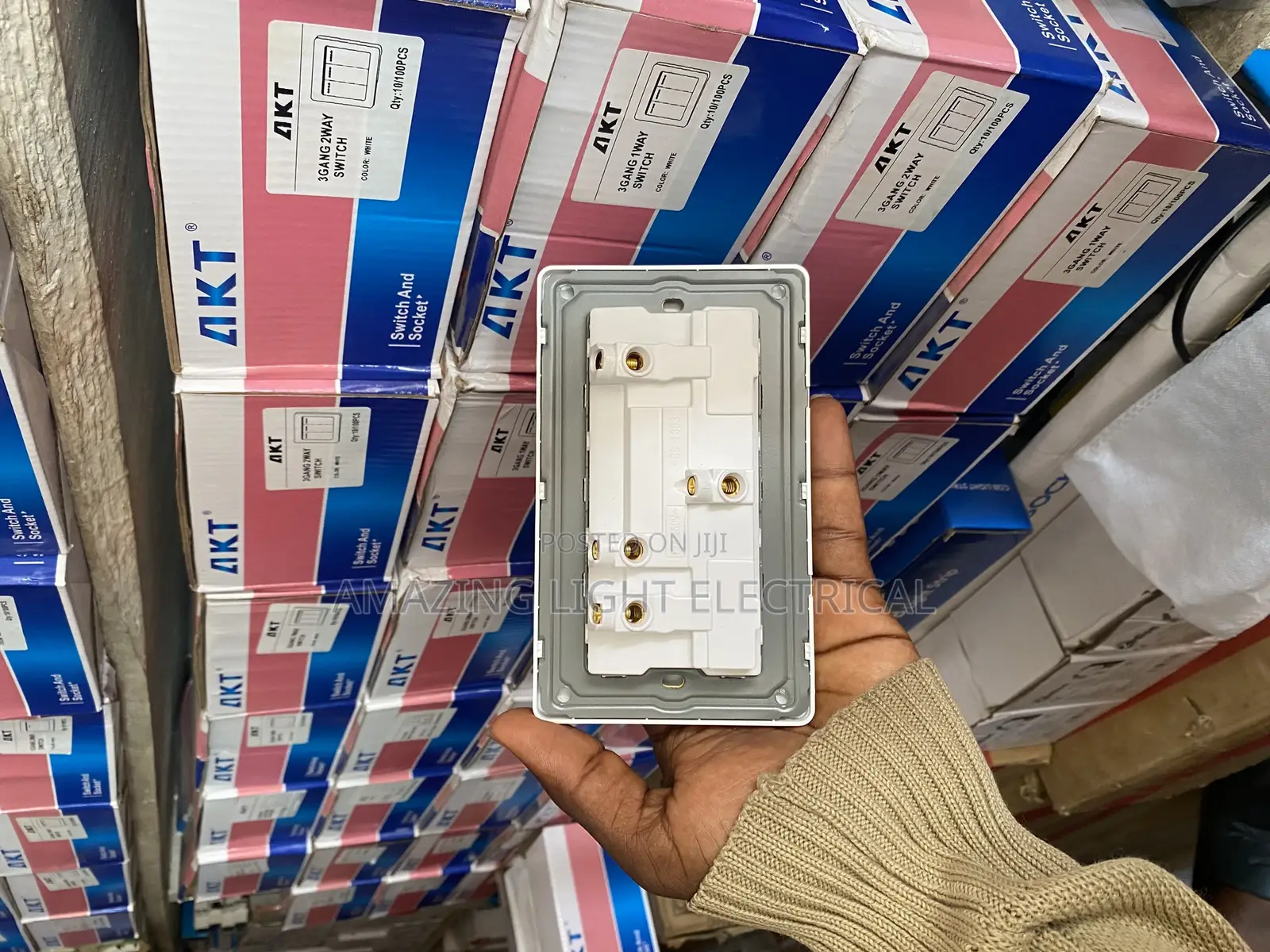 Akt Socket
