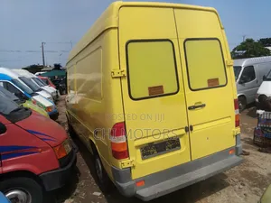 Mercedes-Benz Sprinter 2006 Yellow