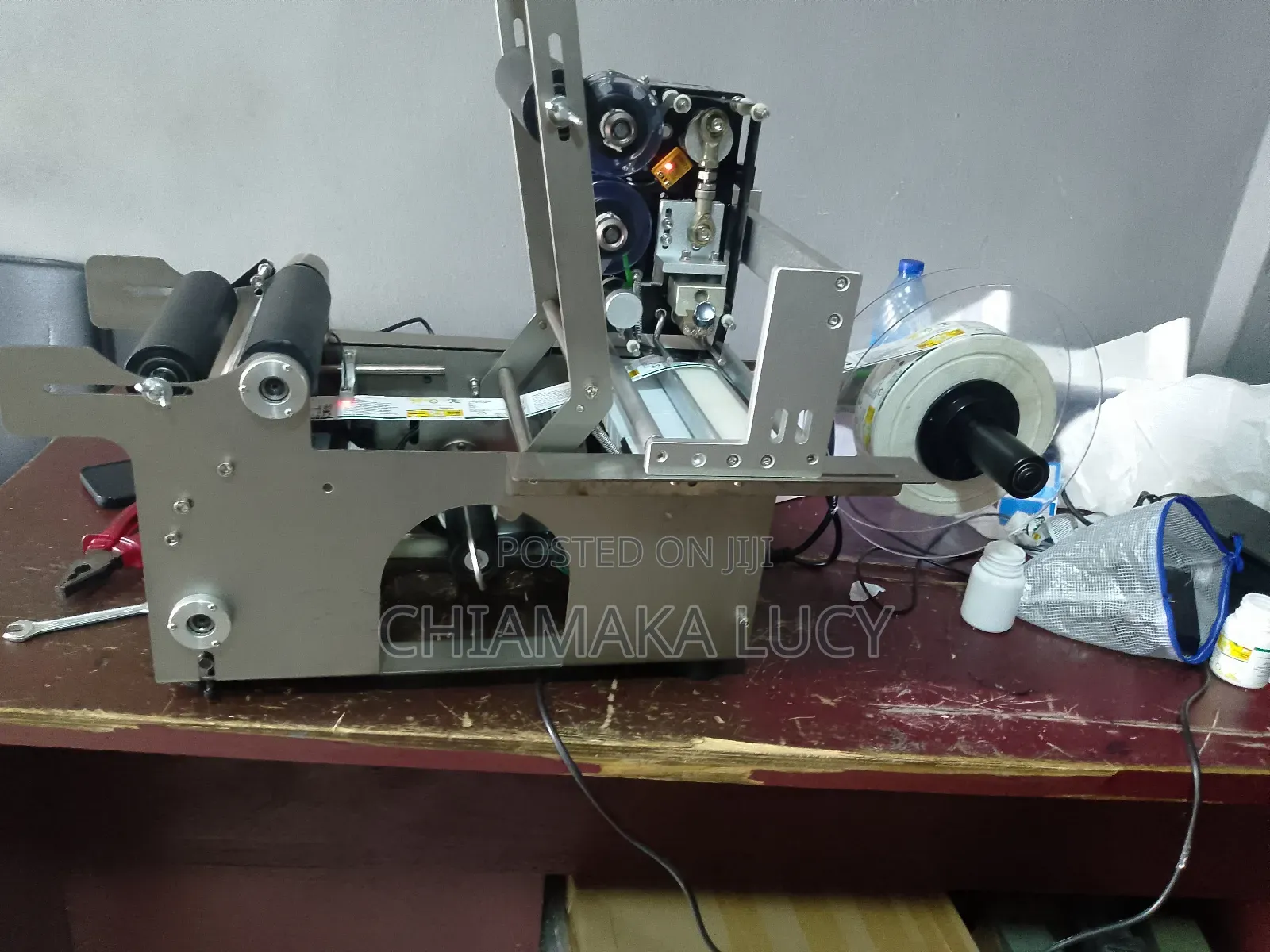Round Bottle Sticker Labelling Machine With Coding