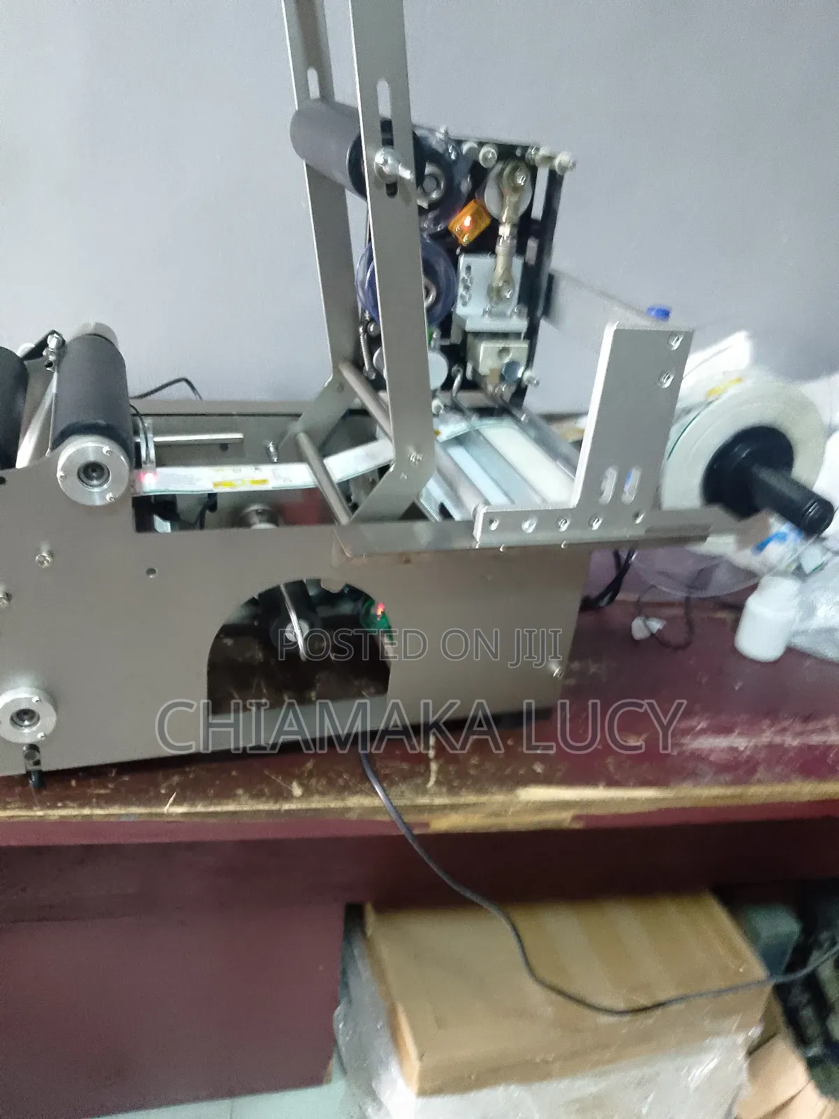 Round Bottle Sticker Labelling Machine With Coding