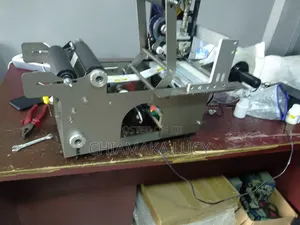 Round Bottle Sticker Labelling Machine With Coding
