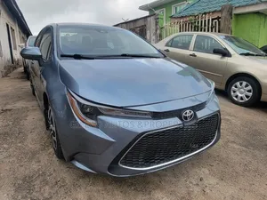 Toyota Corolla LE 2021 Silver