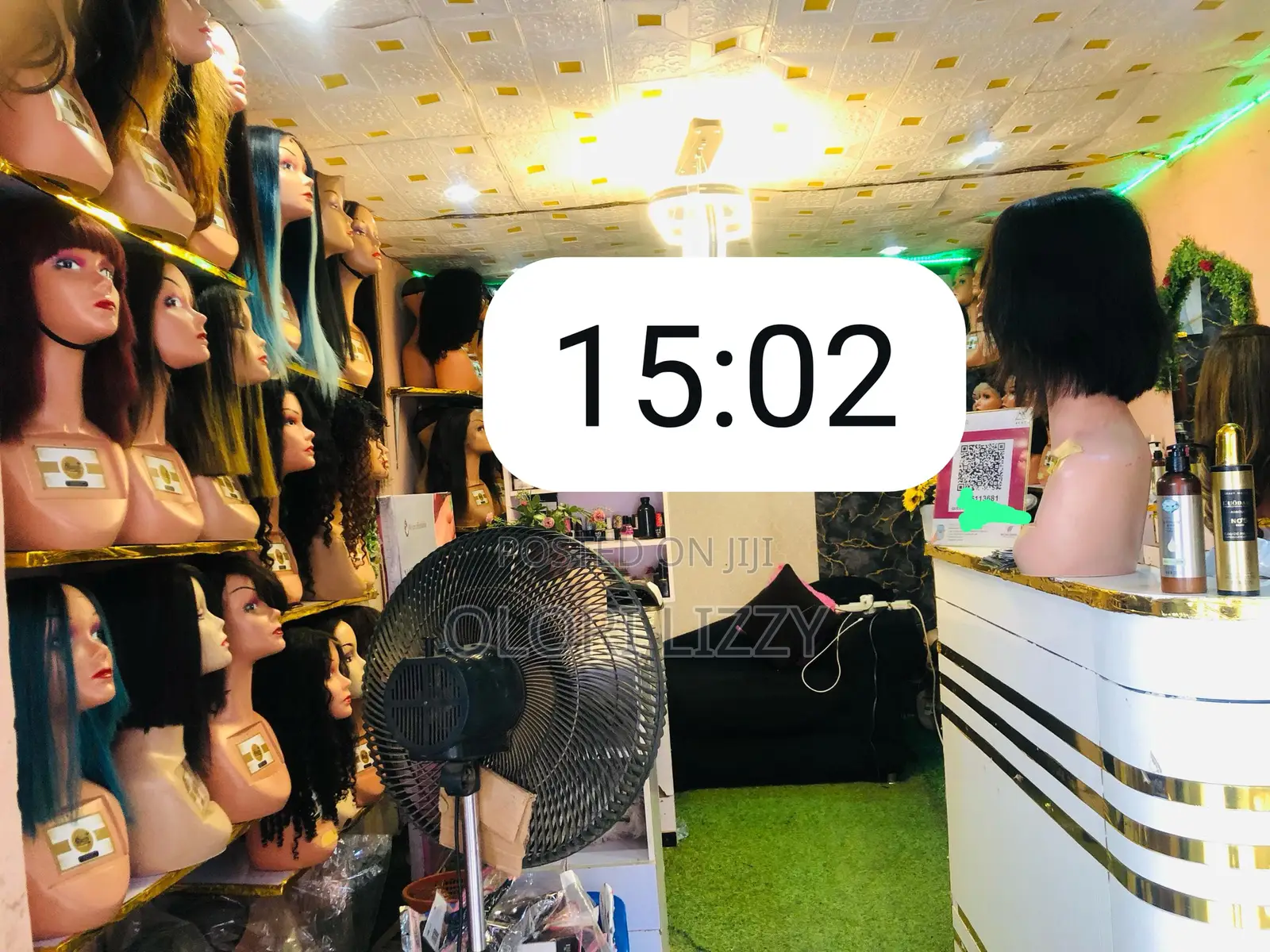 Fully Furnished Saloon Shop