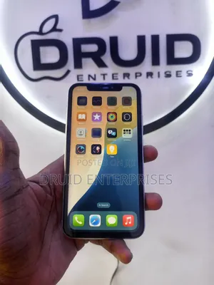 Apple iPhone XR 64 GB White
