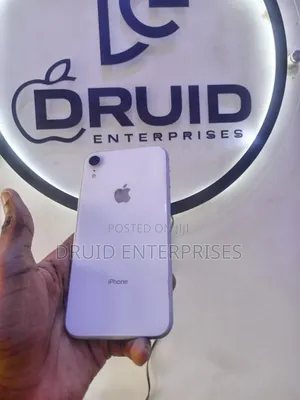 Apple iPhone XR 64 GB White