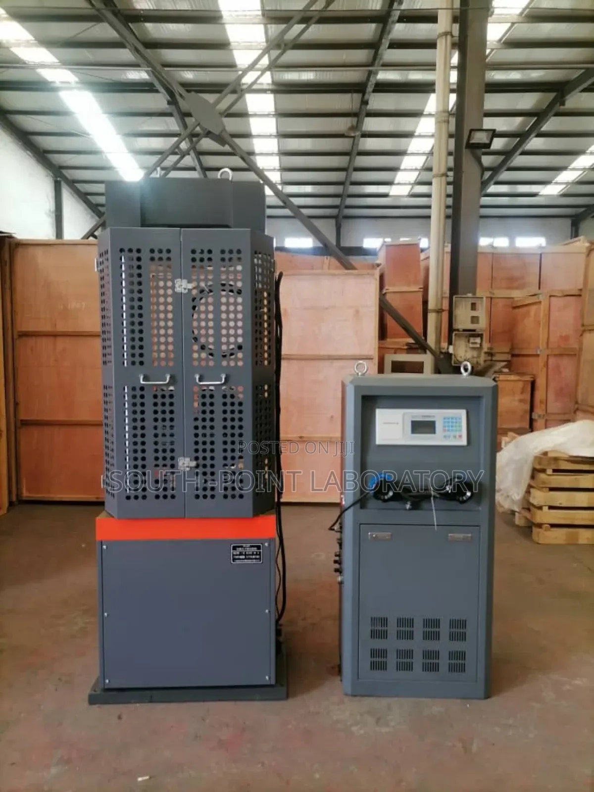 Universal Testing Machine 1000kn